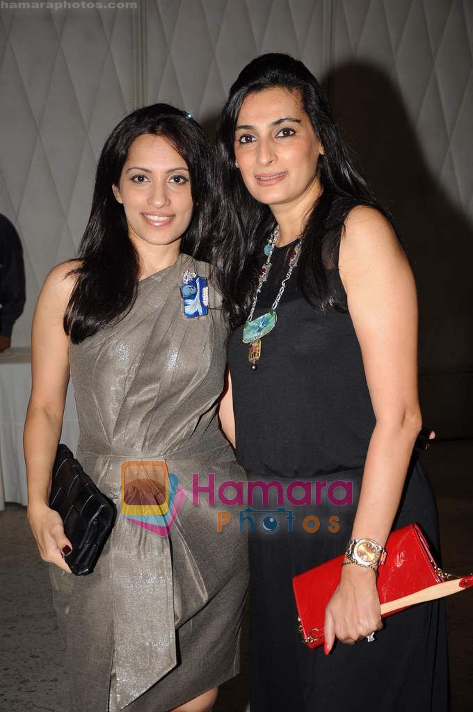 Mana Shetty at Poonam Soni, Nawaz Singhania come together to launch S2, a contemporary jewellery label in Tote On the Turf on 9th June 2011 