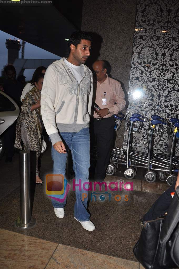 Abhishek Bachchan snapped at Airport on 10th June 2011 