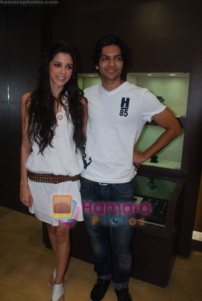 Giselle Monteiro, Ali Fazal at Gitanjali D_damas new collection launch in Atria Mall on 15th June 2011 