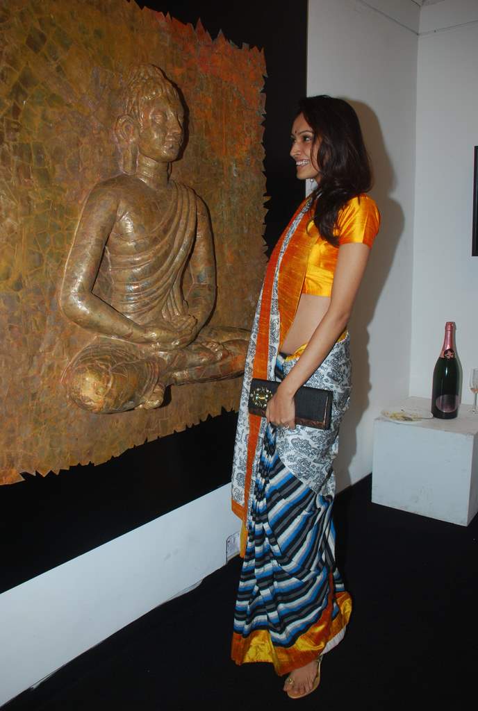 Nethra Raghuraman at Nisha Jamwal's art event for artist Punaam Salecha in Kala Ghoda on 16th June 2011 