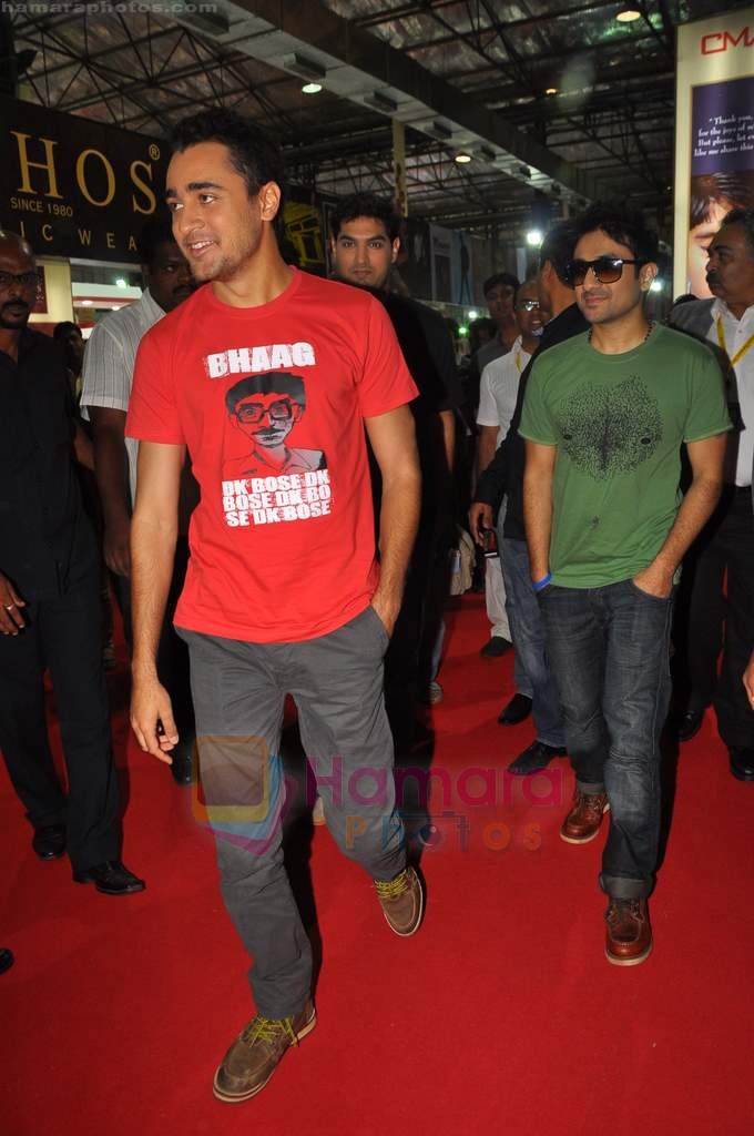 Imran Khan at Delhi Belly T-shirts launch at Garment Fair in Goregaon on 20th June 2011 