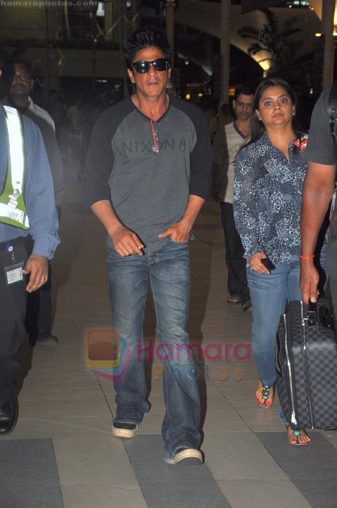 Shahrukh Khan snapped at domestic airport on 20th June 2011 