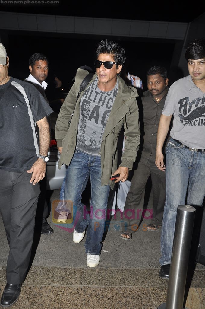 Shahrukh Khan leaves for IIFA Toronto on 23rd June 2011 