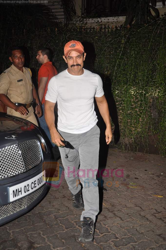 Aamir Khan at Delhi Belly screening in Ketnav, Mumbai on 26th June 2011 