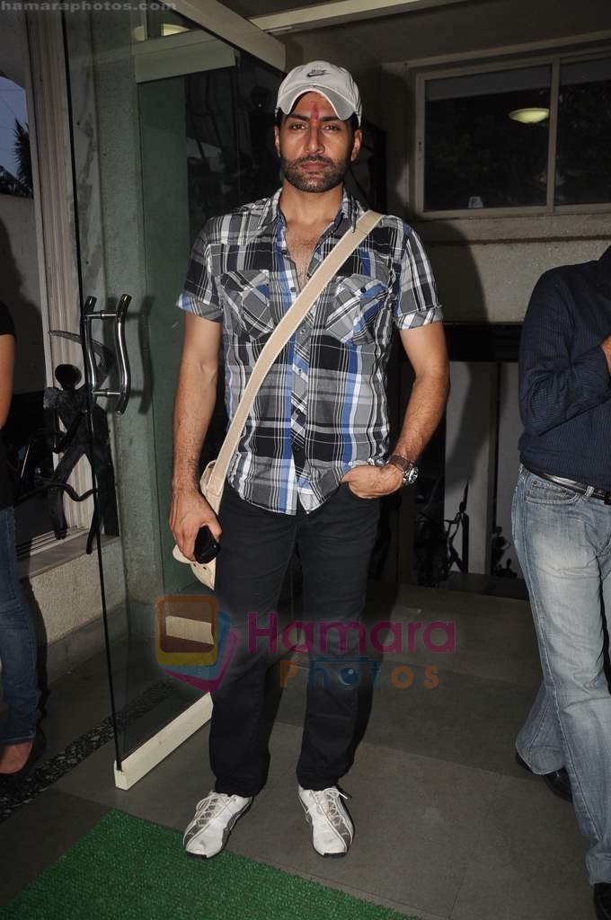 Sudhanshu Pandey at Vir Das stand up comedy act in Andrews on 26th June 2011 