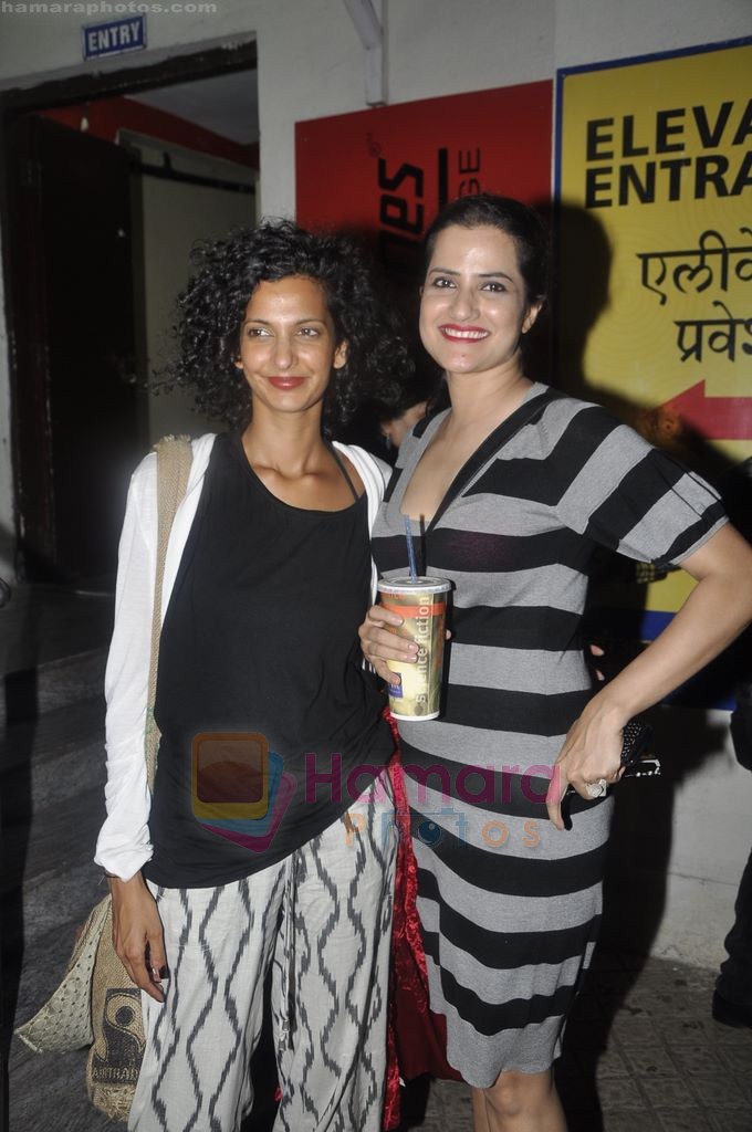 Sona Mohapatra at Delhi Belly Cast screening in PVR, Juhu, Mumbai on 27th June 2011 