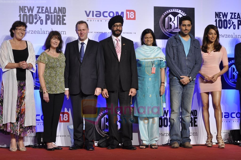 Bipasha Basu, Abhishek Bachchan with Cast of the film Players meet NZ's Prime Minister John Key in Filmcity, Mumbai on 29th June 2011 