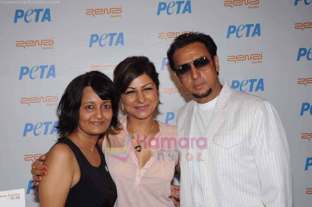 Hard Kaur, Gulshan Grover grace the PETA event to support Stray dogs in Zenzi on 5th July 2011