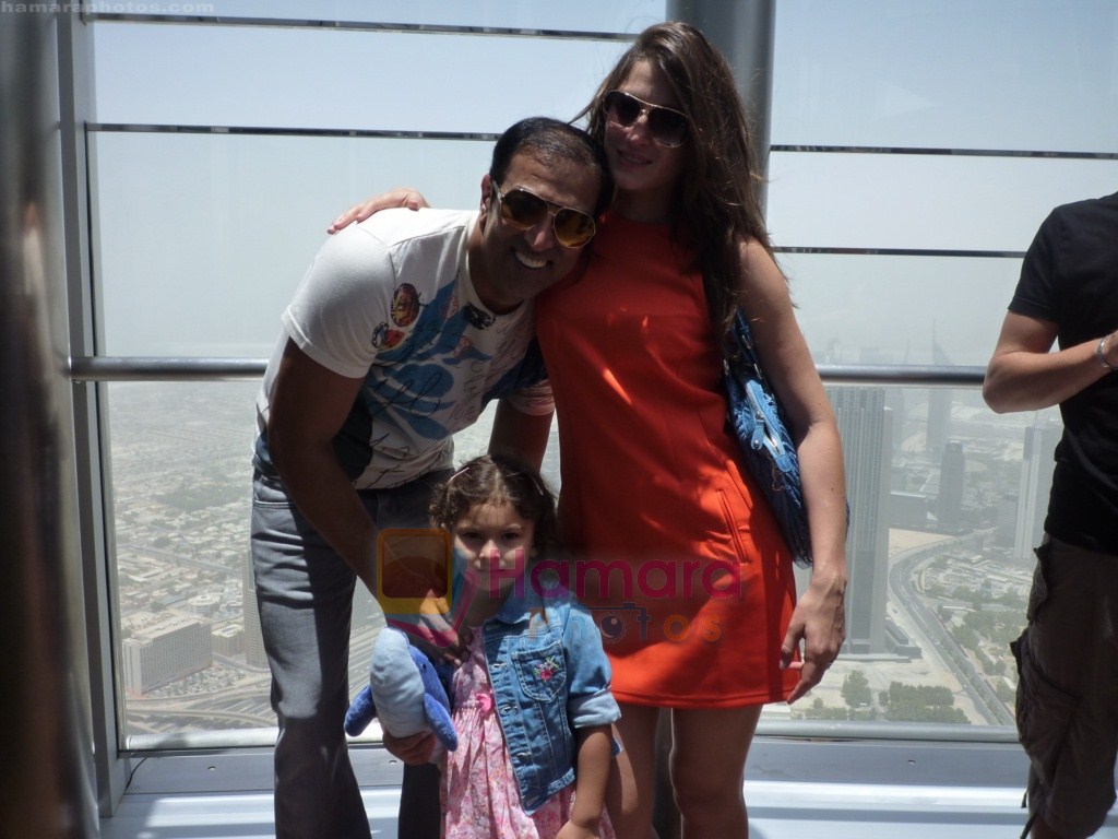 Vindu Dara Singh ,his wife Dina and their daughter Amelia