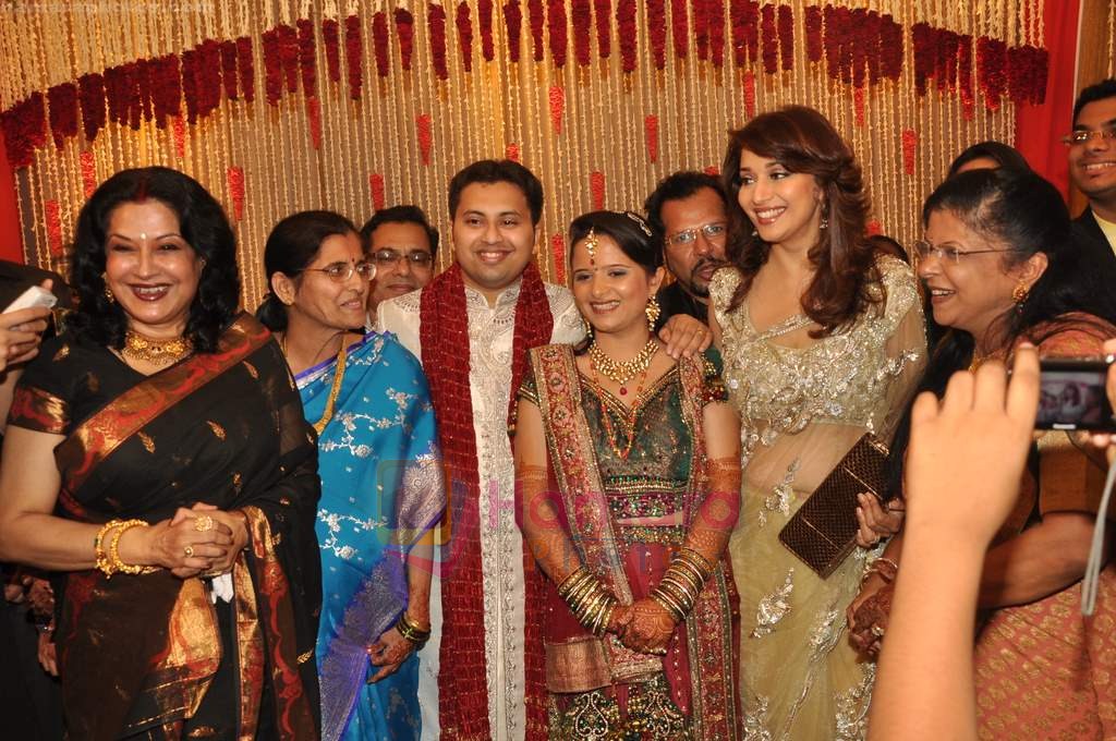 Madhuri Dixit at Dr Abhishek and Dr Shefali's wedding reception in Khar on 10th July 2011