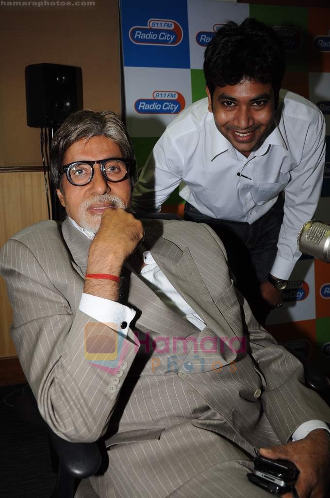 Amitabh Bachchan at Radio City to promote film Aakarshan in Bandra, Mumbai on 12th July 2011