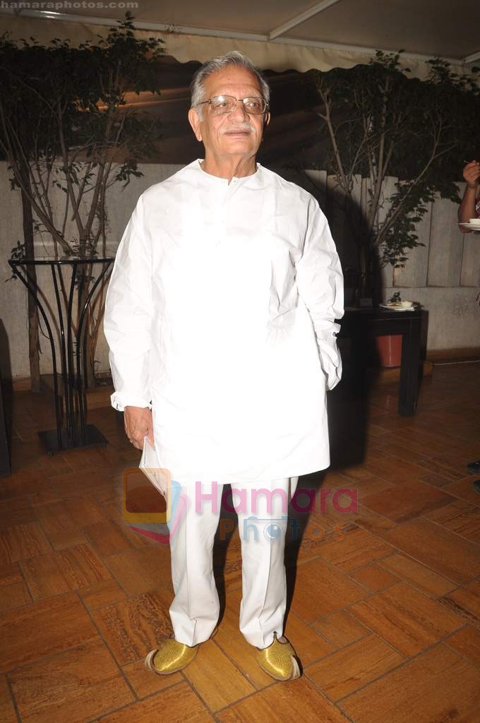 Gulzar at Chala Mussadi Office Office film trailer launch in Andheri on 12th July 2011