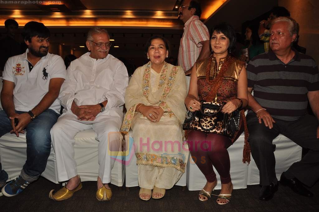 Gulzar, Farida Jalal at Chala Mussadi Office Office film trailer launch in Andheri on 12th July 2011
