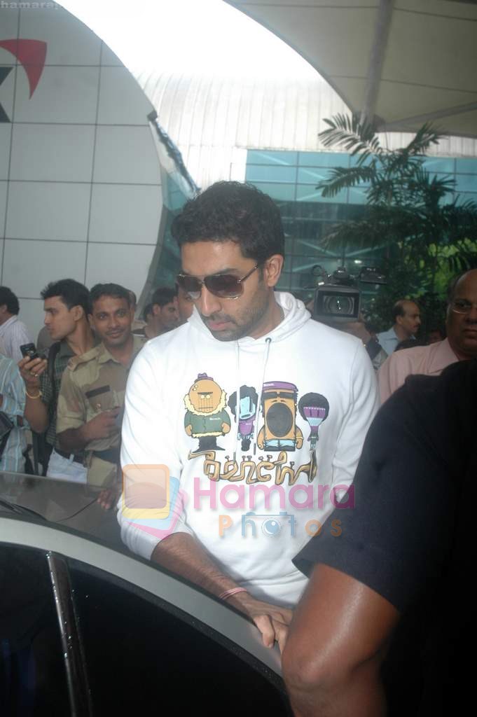 Abhishek Bachchan return from Delhi French honour function on 13th July 2011