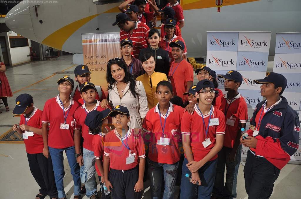 Sameera Reddy at Jet Airways's educational trip for special children of NGO in Santacruz, Mumbai on 17th July 2011