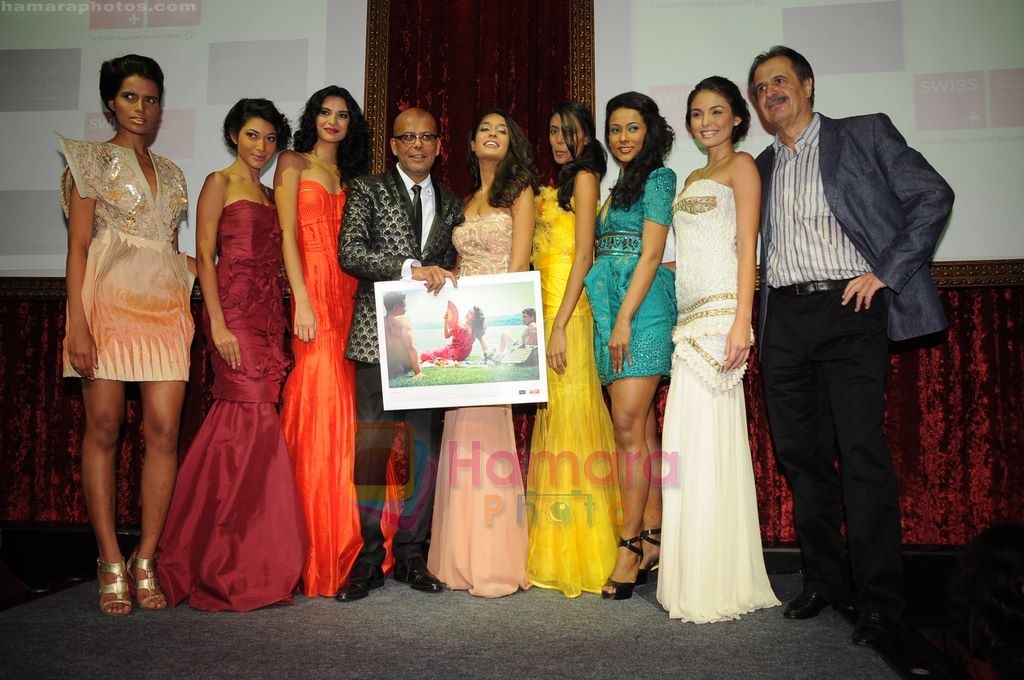Lisa Haydon, Narendra Kumar Ahmed at the launch of Narendra Kumar-Swiss calendar in Palladium, Mumbai on 21st July 2011