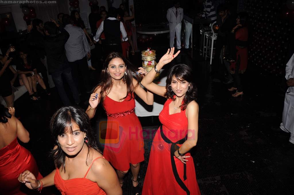 Smita Gondkar at Smita Gondkar and Siddharth's Wedding Party in Tunga Regale, Andheri (East), Mumbai on 23rd July 2011