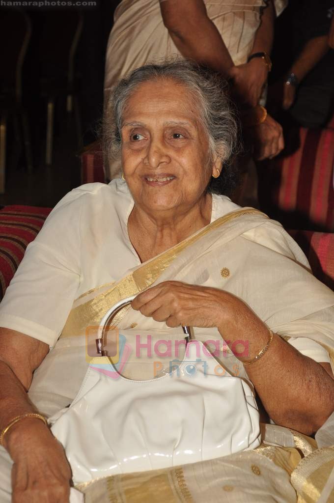 Sulochana at Anant Mahadevan's Mee Sindhutai Sapkal success bash in Worli, Mumbai on 29th July 2011