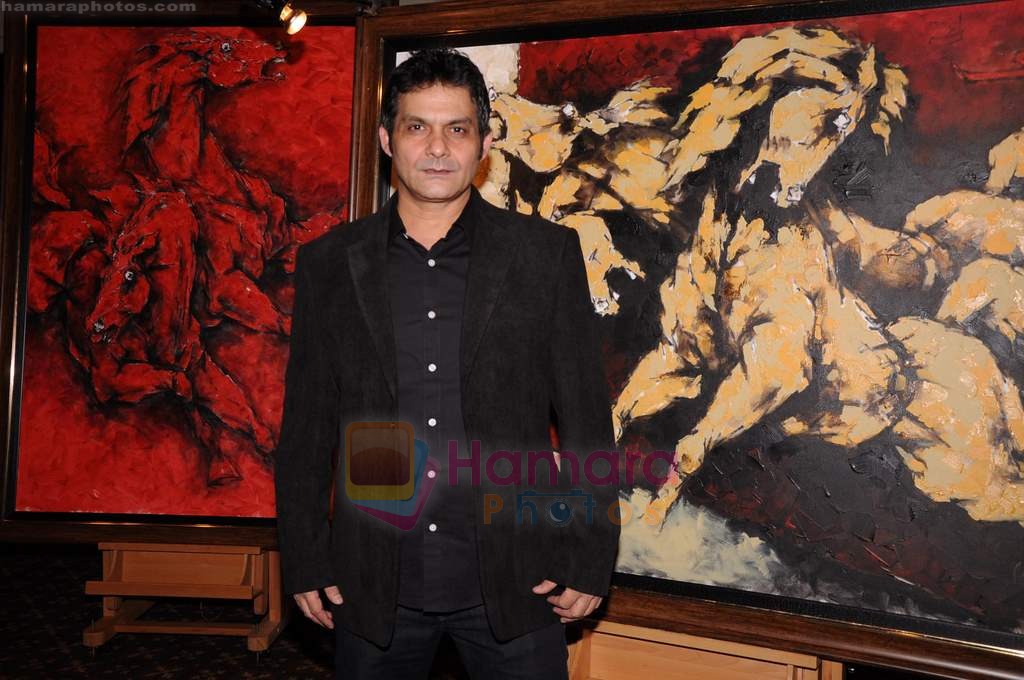 aslam shaikh at Nina Pillai and artist Aslam Shaikh's art exhibition in Trident, Mumbai on 29th July 2011