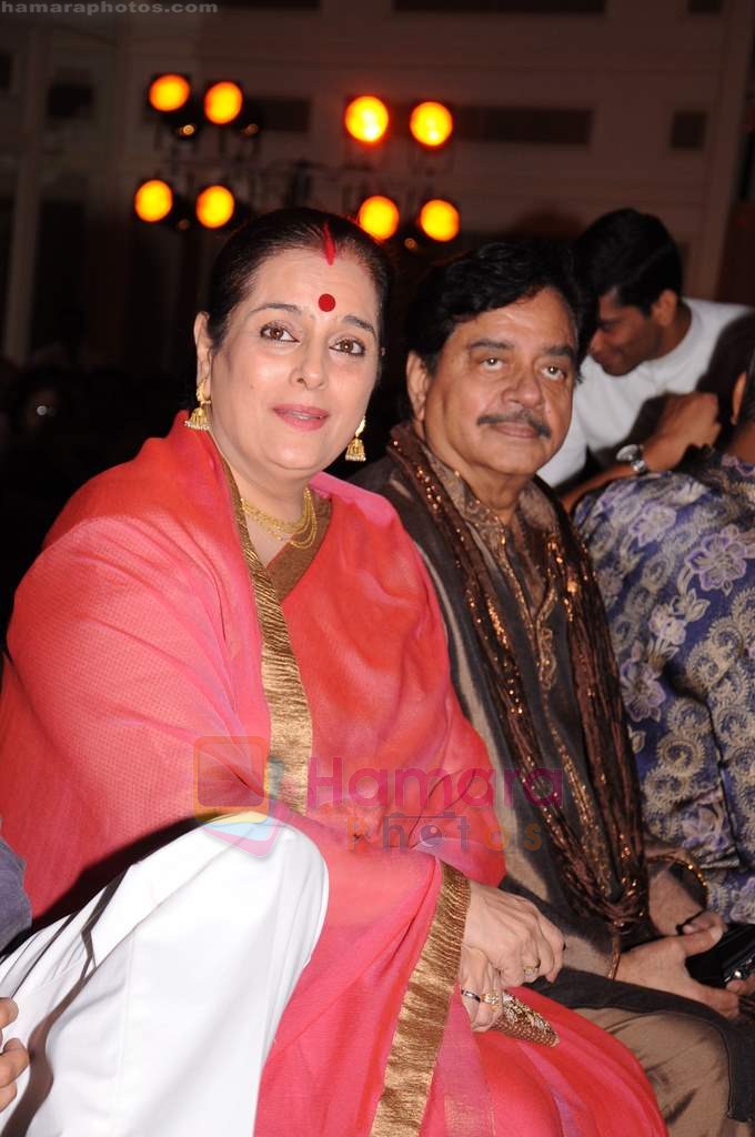 POonam Sinha, Shatrughan Sinha at Ghazal festival Khazana day 2 in Trident, Mumbai on 30th July 2011