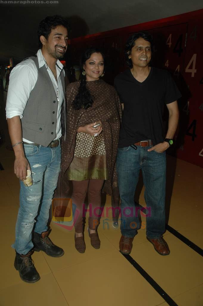 Ranvijay Singh, Nagesh Kuknoor, Tanvi Azmi at Nagesh Kuknoor's film Mod first look in Cinemax, Mumbai on 2nd Aug 2011