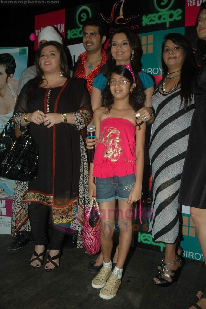 Deepshikha, Kainaat Arora at Deepshika's film Yeh Dooriyan up for release in Mumbai on 3rd Aug 2011
