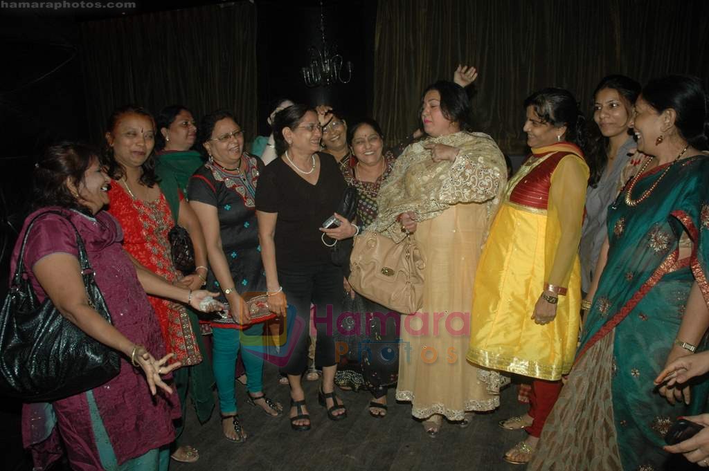 Dolly Bindra at Deepshika's film Yeh Dooriyan up for release in Mumbai on 3rd Aug 2011