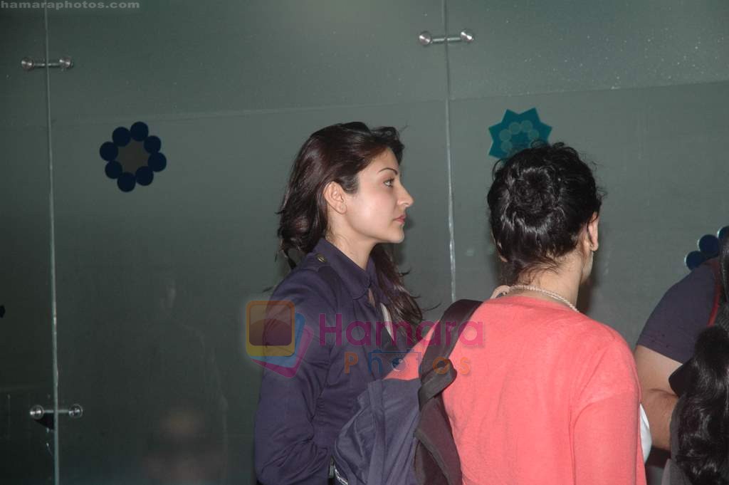 Anushka Sharma snapped in International Airport, Mumbai on 7th Aug 2011
