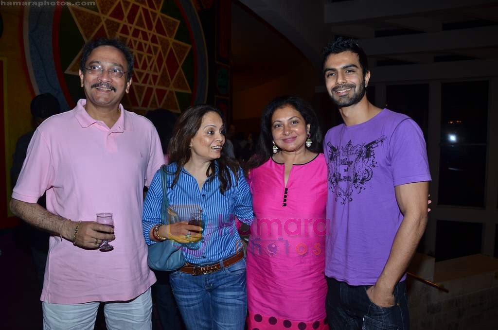 Ashmit Patel, Maya Alagh at Khalid Mohamed's Kennedy Bridge play premiere show in NCPA on 14th Aug 2011