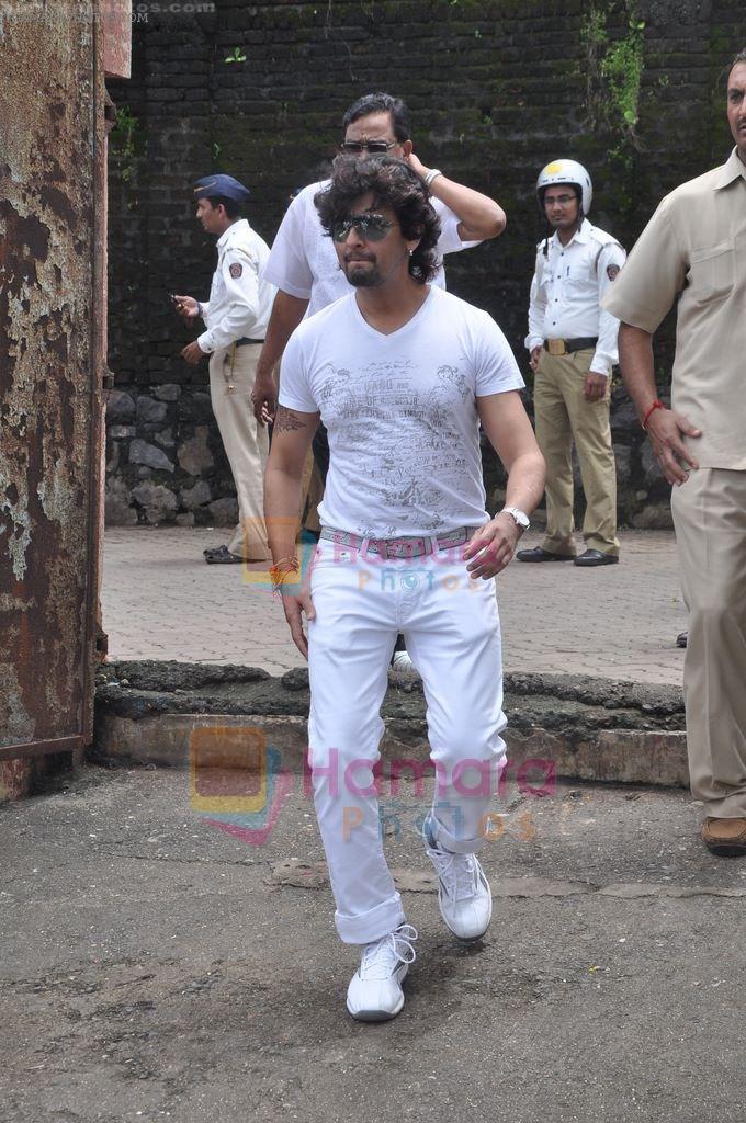 Sonu Nigam at Bollywood pays tribute to Shammi Kapoor on 14th Aug 2011