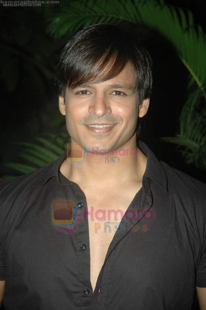 Vivek Oberoi new look for a ad shoot on 16th Aug 2011