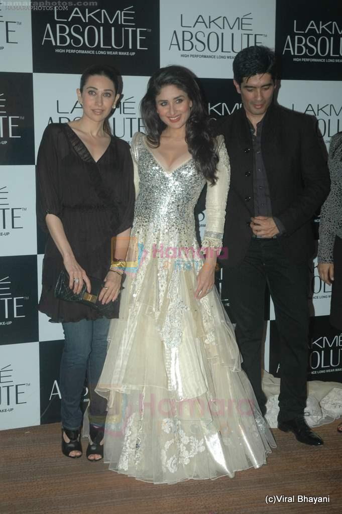Kareena Kapoor at Manish Malhotra Show at Lakme Fashion Week 2011 Day 5 in Grand Hyatt, Mumbai on 21st Aug 2011