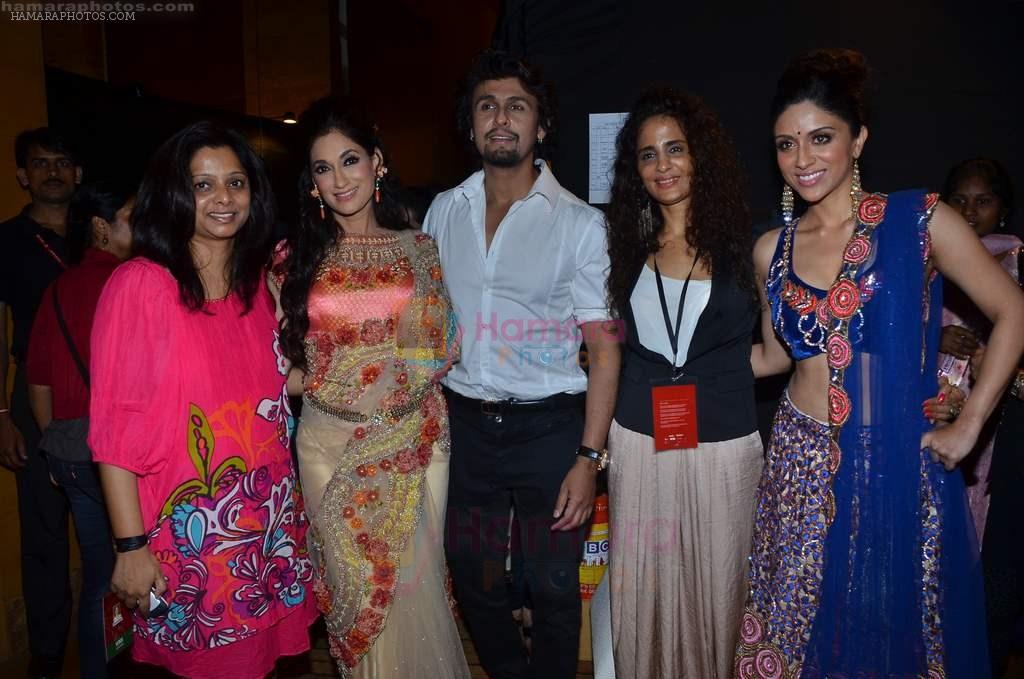 Sonu Nigam, Lucky Morani, Zoa Morani on Day 5 at Lakme Fashion Week 2011 in Grand Hyatt, Mumbai on 21st Aug 2011