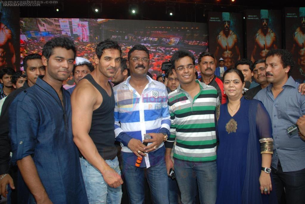 vihang Sarnaik, John Abraham,Pratap Sarnaik &  Purvesh Sarnaik at Pratap Sarnaik's dahi handi in Mumbai on 22nd Aug 2011