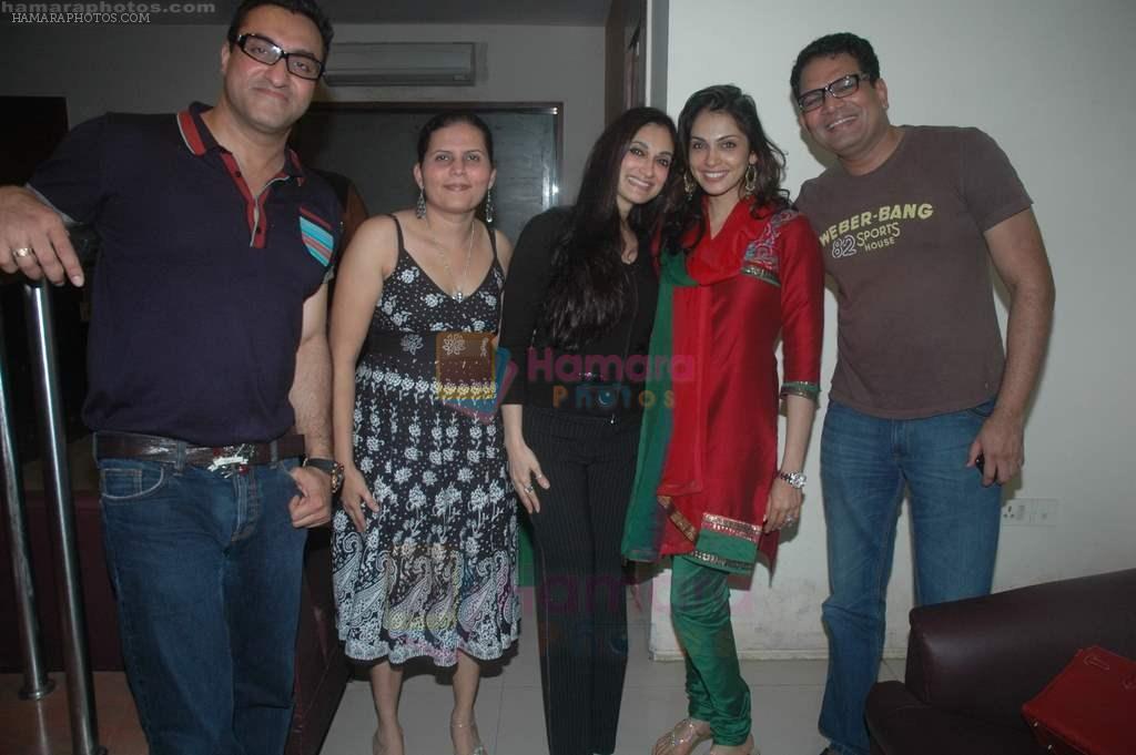 Isha Koppikar, Lalit Marathe, Lucky Morani at Shabri special screening in Fun Republic on 23rd Aug 2011