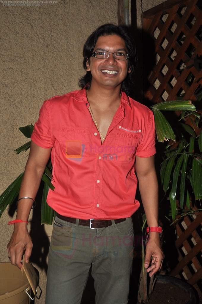 Shaan at Shankar Ehsaan Loy post concert in Bungalow 9 on 24th Aug 2011