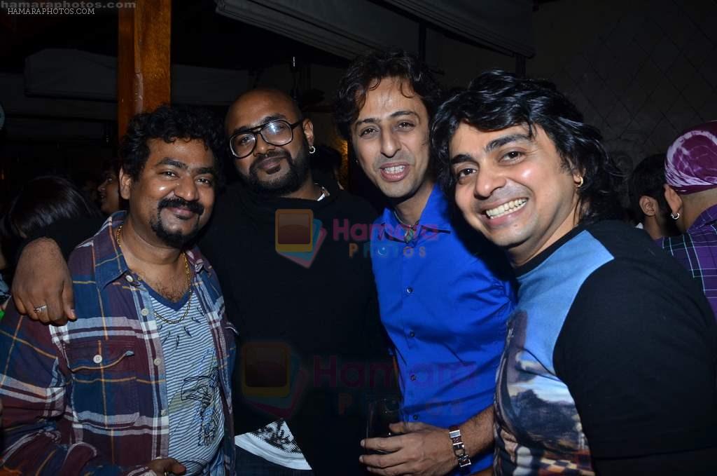 Salim Merchant at Shankar Ehsaan Loy post concert in Bungalow 9 on 24th Aug 2011