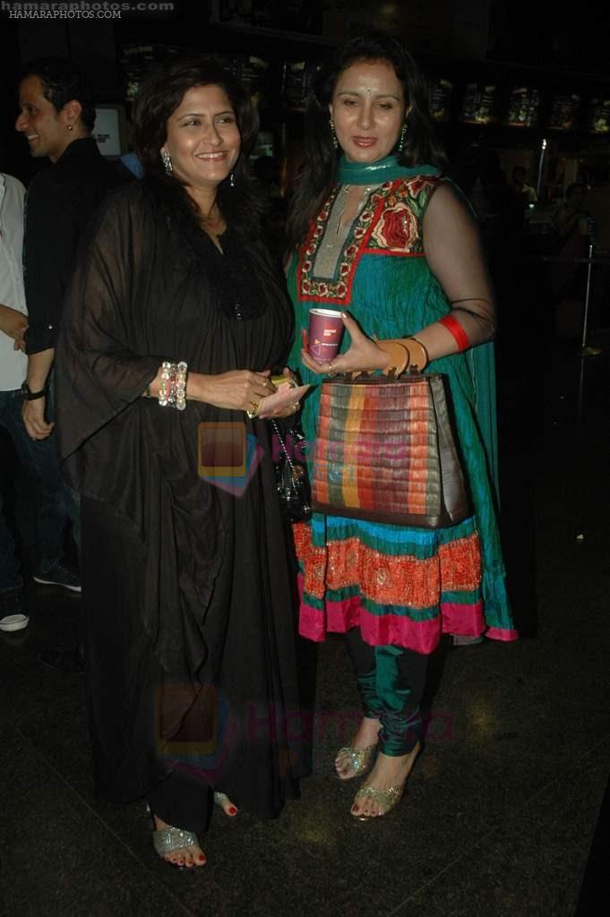 Poonam Dhillon, Kanchan Adhikari at the premiere of the film Yeh Dooriyan in Fame on 24th Aug 2011