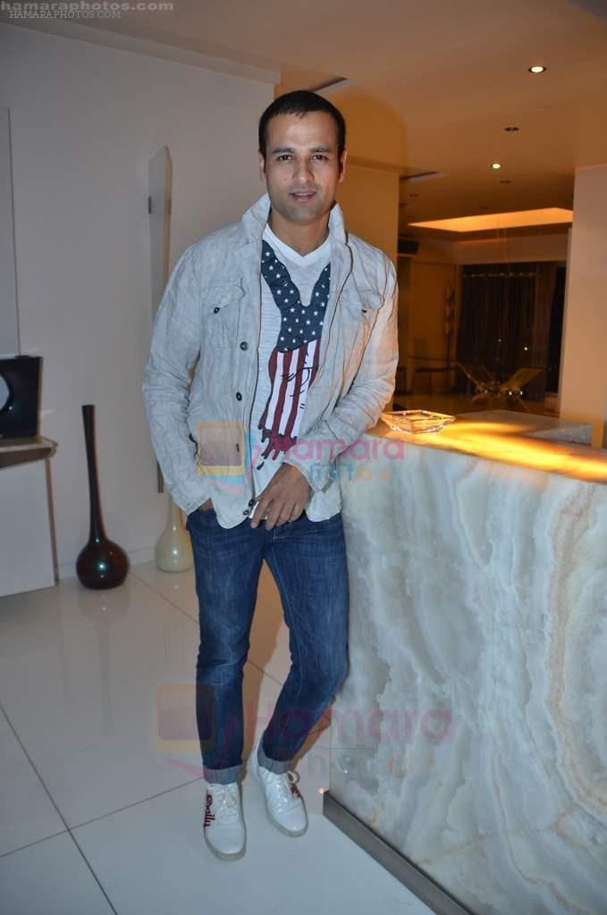 Rohit Roy at Ekta and Sanjay Gupta's private dinner for Strings and other musicians in Juhu, Mumbai on 25th Aug 2011