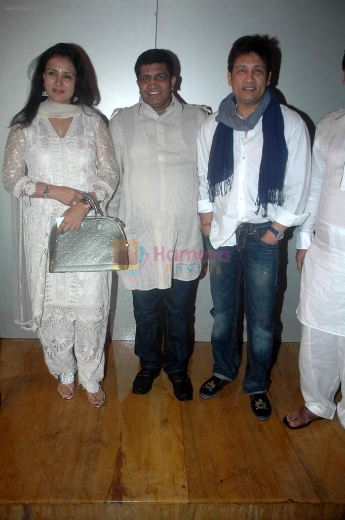 Poonam Dhillon, Shekhar Suman at Iftar party hosted by Shakeel Saifi in Santacruz, Mumbai on 28th Aug 2011