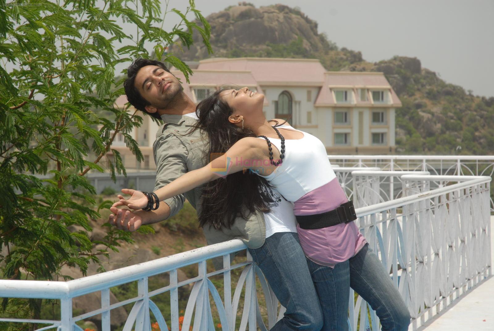 Navdeep, Rajeev Saluri in Aakasame Haddu Movie Stills
