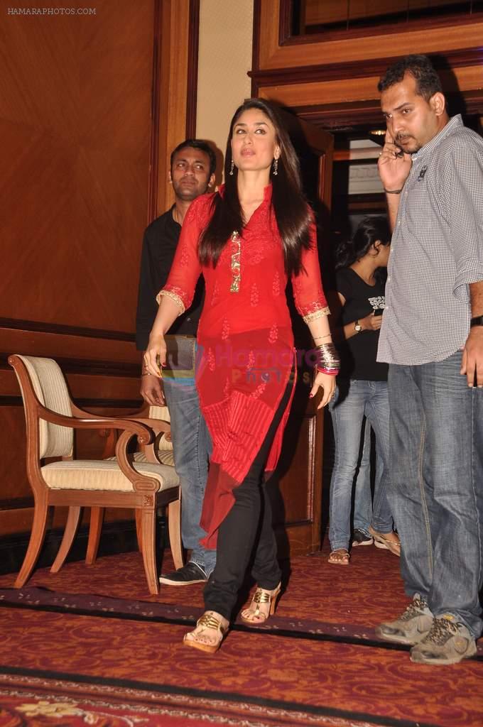 Kareena Kapoor honours various Bolywood stars bodyguards in Taj Land's End on 30th Aug 2011