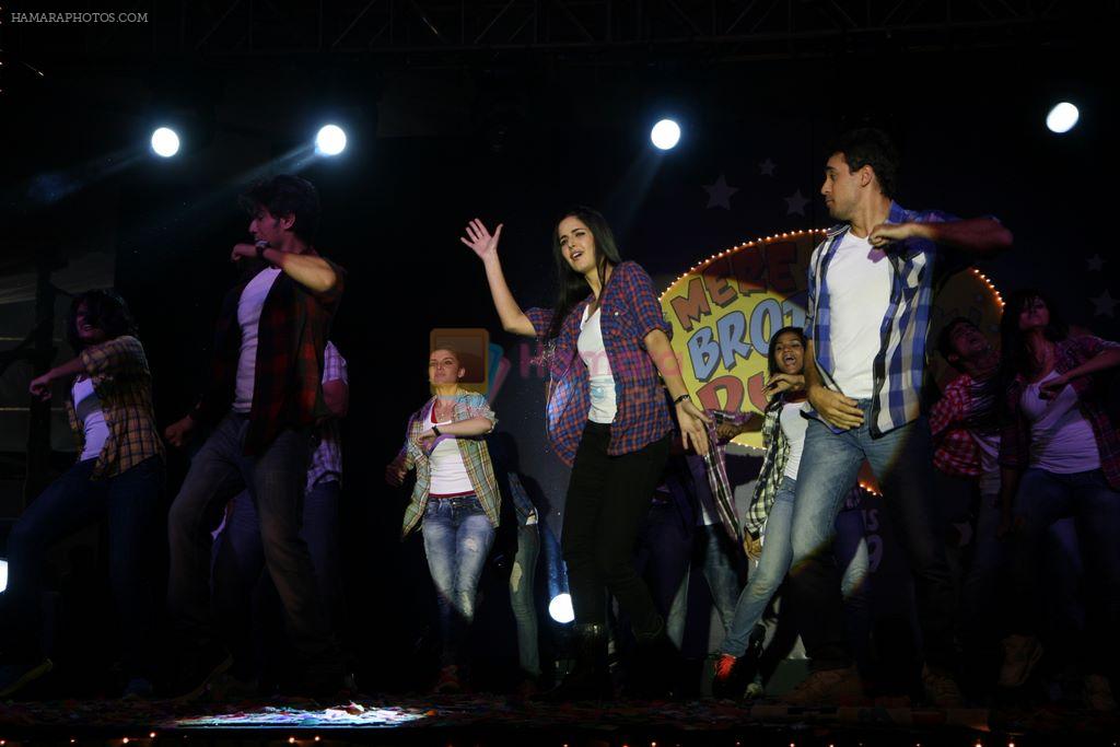 Katrina Kaif, Imran Khan, Ali Zafar promote Mere Brother Ki Dulhan in Inorbit Mall, Malad, Mumbai on 30th Aug 2011