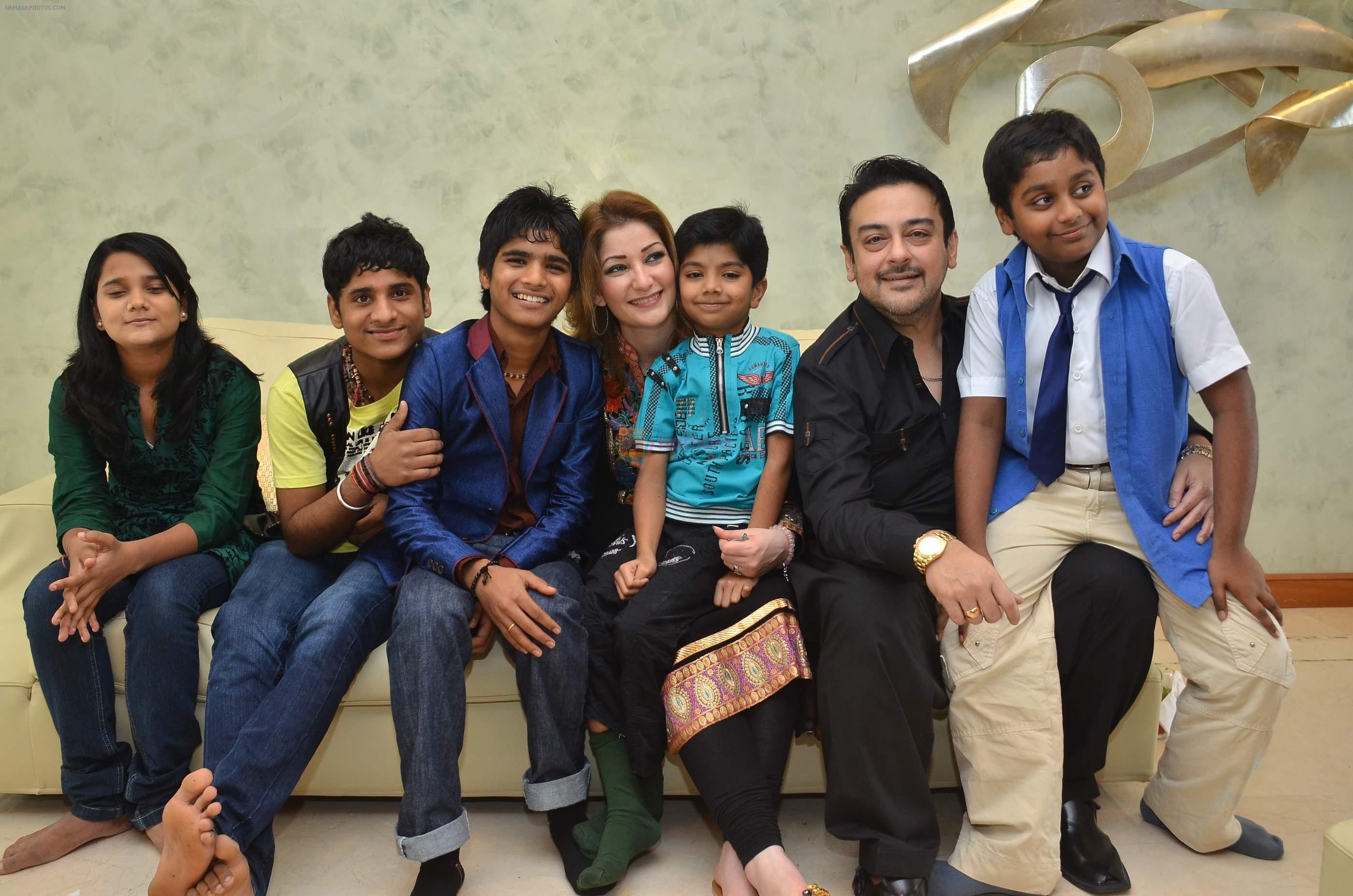 Adnan Sami celebrates eid at home with kids of SAREGAMA Lil Champs in Andheri, Mumbai on 31st Aug 2011