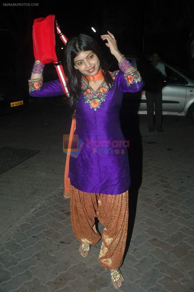 Deepti Talpade brings ganpati home in Mumbai on 1st Sept 2011