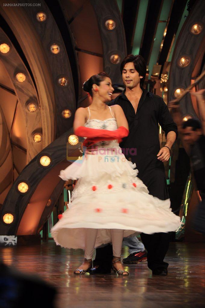 Shahid Kapoor on the sets of Just Dance in Filmcity, Mumbai on 2nd Sept 2011
