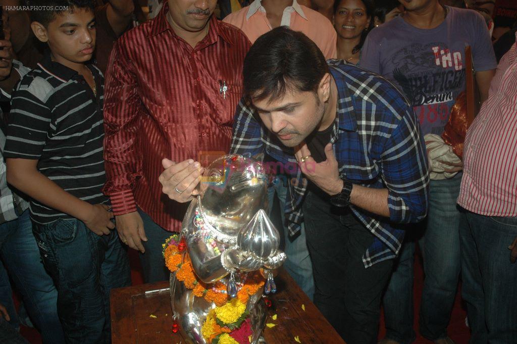 Himesh Reshammiya unveils the first look of his film Damadamm at Andheri Cha Raja on 2nd Aug 2011