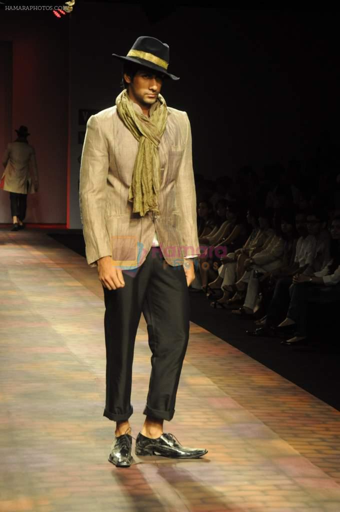 Model walk the ramp for Krishna Mehta at Van Heusen India Mens Week Day 2 on 3rd Sept 2011