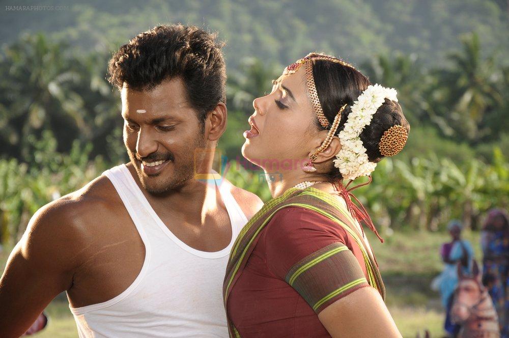 Sameera Reddy, Vishal in Vedi Movie Stills