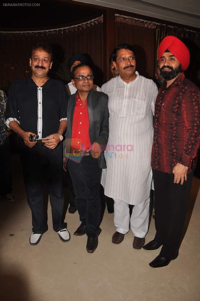 Baba Siddique at Nirmal Mishra's bash for film Murder in Mumbai in Club Millennium on 5th Sept 2011